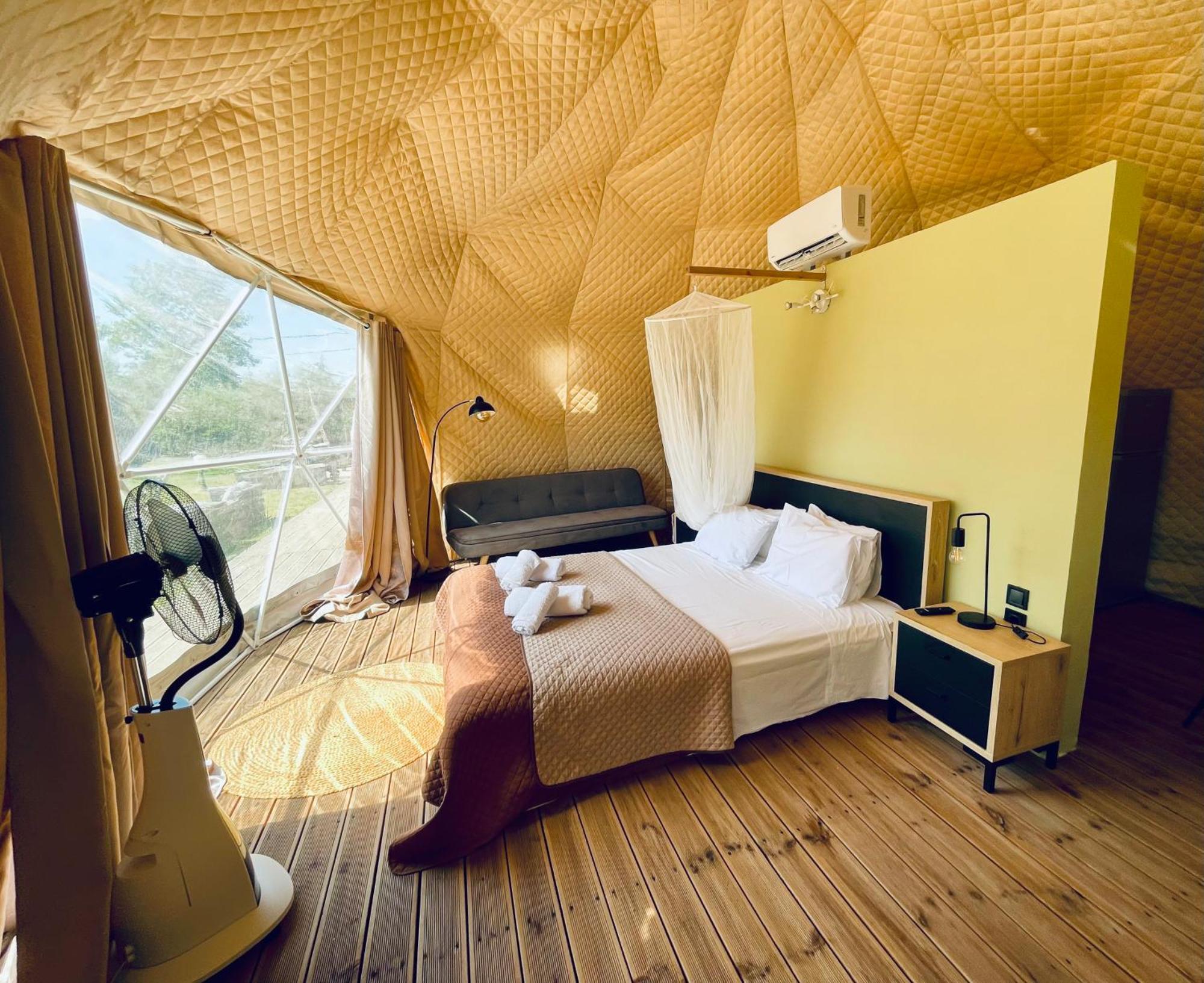 Manna Gea Glamping Domes Hotel Vonitsa Exterior photo